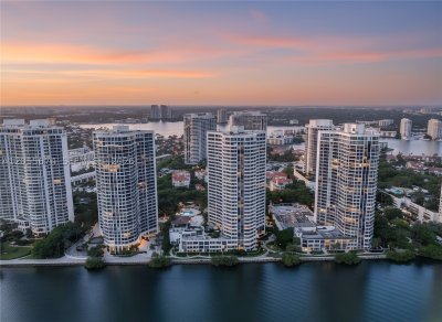 Comprar apartamento no 3000 Williams Island 505
