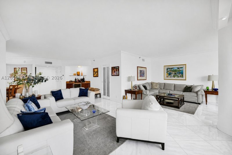 Condo for sale at 3000 Williams Island 505