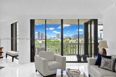 Comprar apartamento no 3000 Williams Island 505