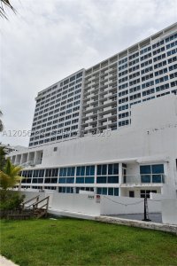 Aluguel de apartamento no Oceanside Plaza 8K
