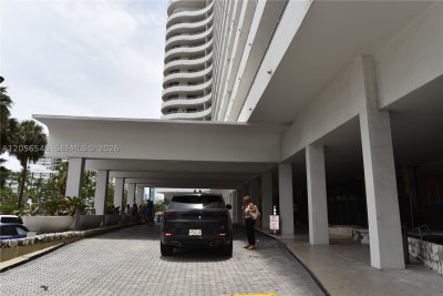 Aluguel de apartamento no Oceanside Plaza 8K