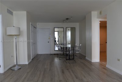 Aluguel de apartamento no Oceanside Plaza 8K