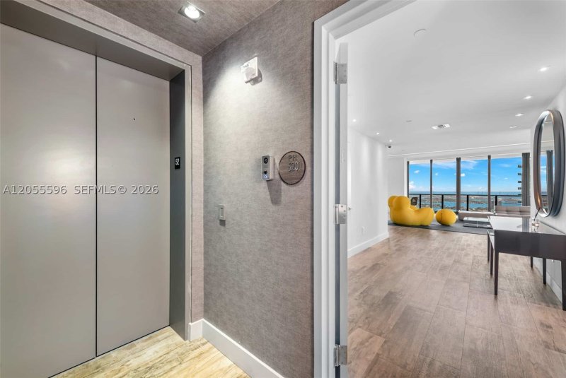 Apartment for rent at Paraiso Bay Miami PH5201