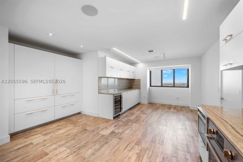 Apartment for rent at Paraiso Bay Miami PH5201