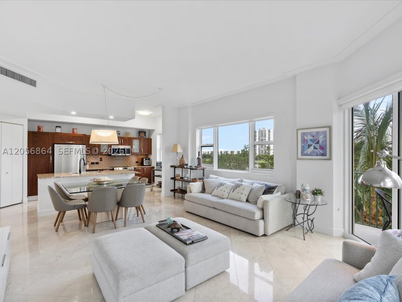 Comprar apartamento en Turnberry Village 416