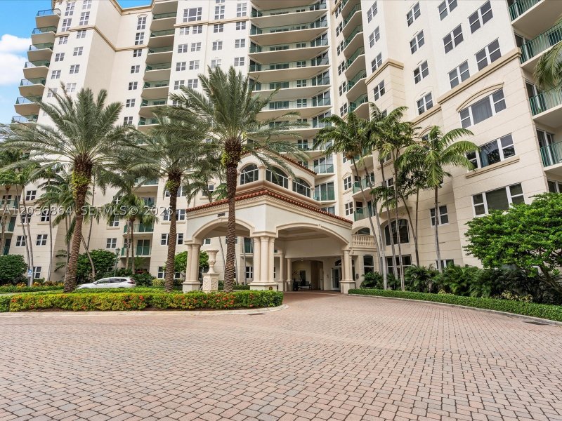 Comprar apartamento en Turnberry Village 416