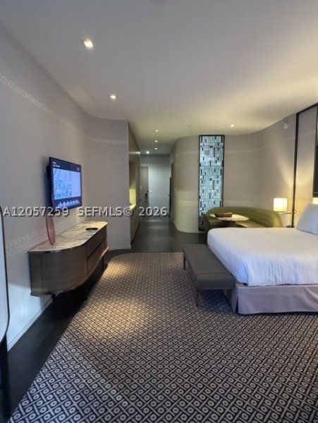 Condo for sale at SLS Lux Brickell 408