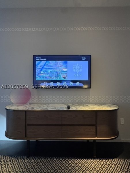 Condo for sale at SLS Lux Brickell 408