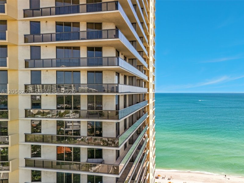 Condo for sale at Sayan 1604