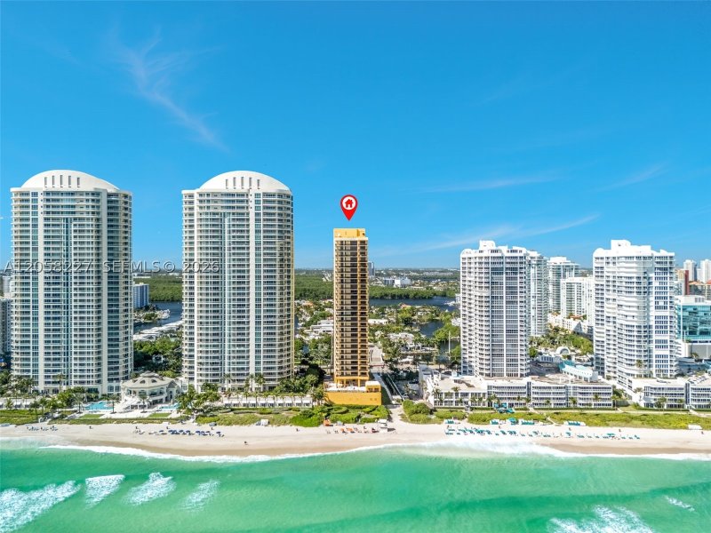 Condo for sale at Sayan 1604