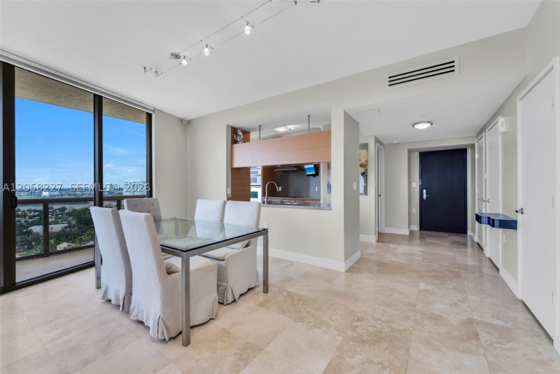 Condo for sale at Sayan 1604