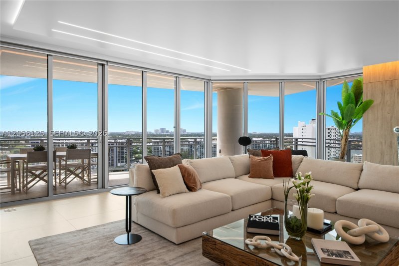 Condo for sale at Diplomat Residences 1506