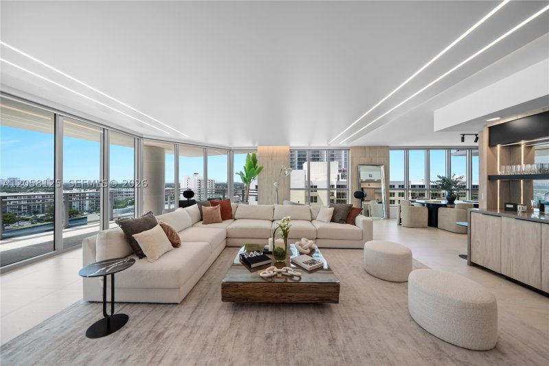 Condo for sale at Diplomat Residences 1506