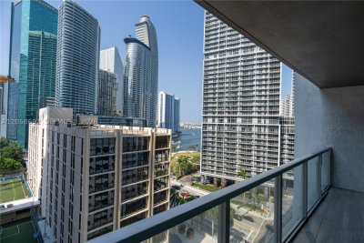 Comprar apartamento en 500 Brickell East Tower 1407