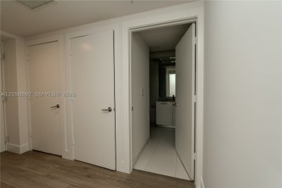 Comprar apartamento en 500 Brickell East Tower 1407