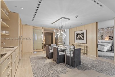 Comprar apartamento no St Regis Bal Harbour Center Tower 1205
