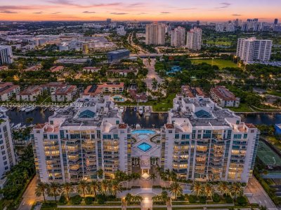 Atrium Aventura Apt #1-910
