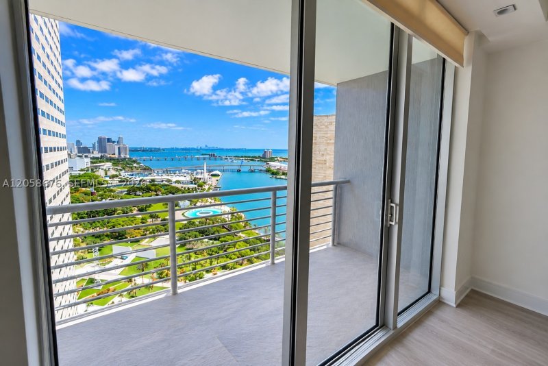 Condo for sale at One Miami East Tower 3314