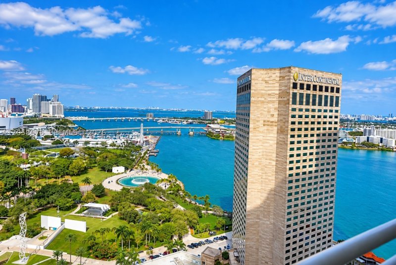 Condo for sale at One Miami East Tower 3314