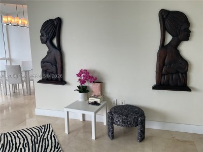 Comprar apartamento no Trump Royale 901A
