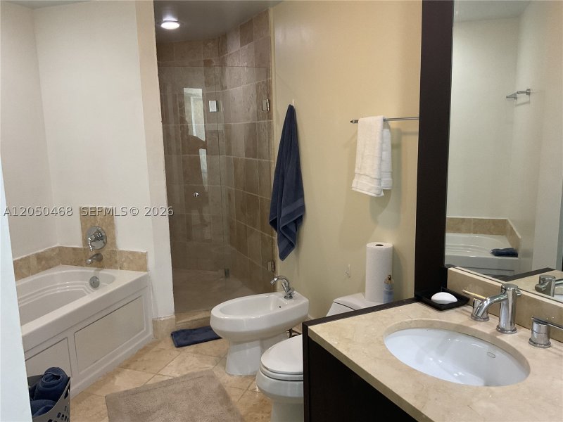 Condo for sale at Trump Royale 901A