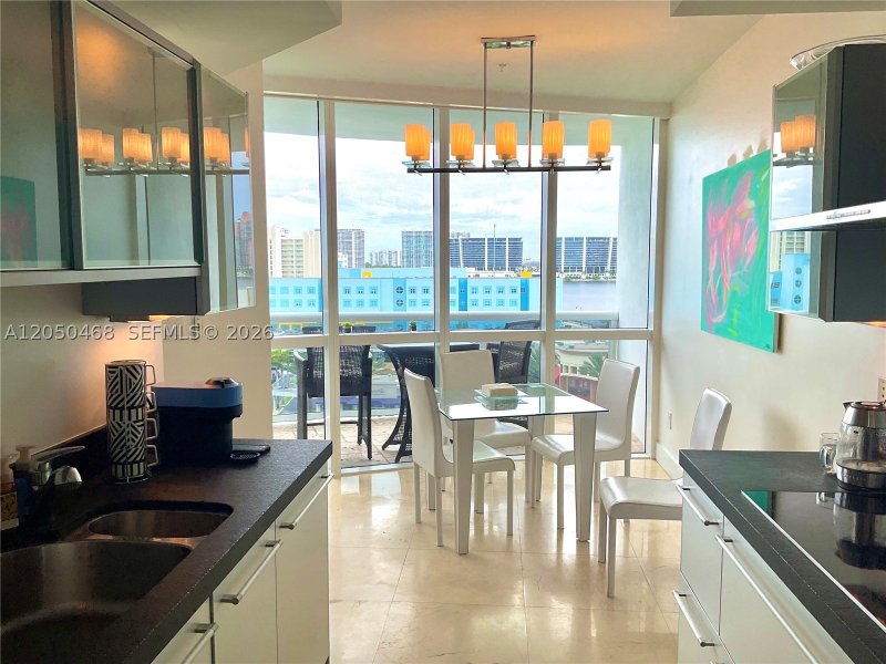 Condo for sale at Trump Royale 901A