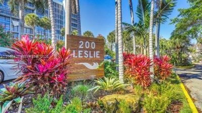 Comprar apartamento no 200 Leslie 329