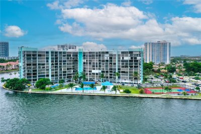 200 Leslie Apt #329