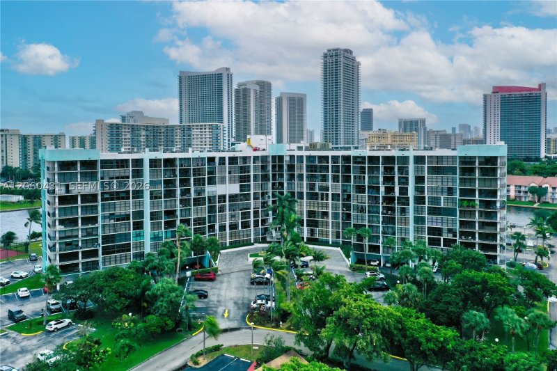 Comprar apartamento en 200 Leslie 329