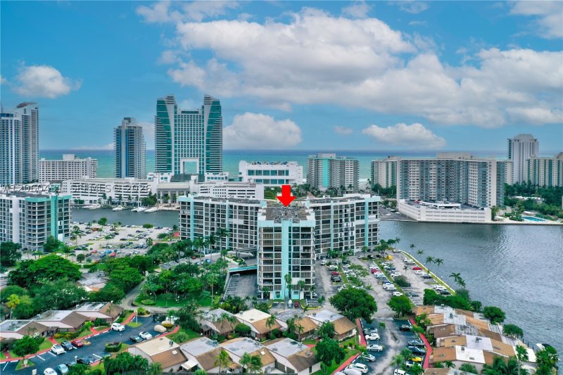 Comprar apartamento en 200 Leslie 329