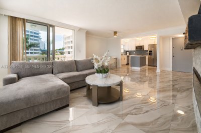 Comprar apartamento en Imperial Towers 215
