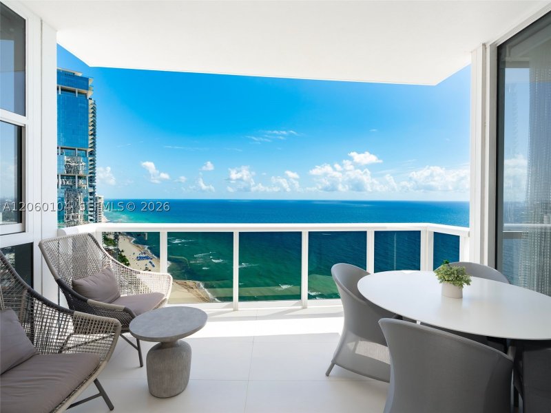 Comprar apartamento no Trump Royale 4106