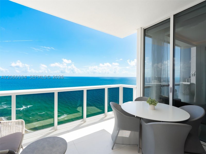 Comprar apartamento no Trump Royale 4106