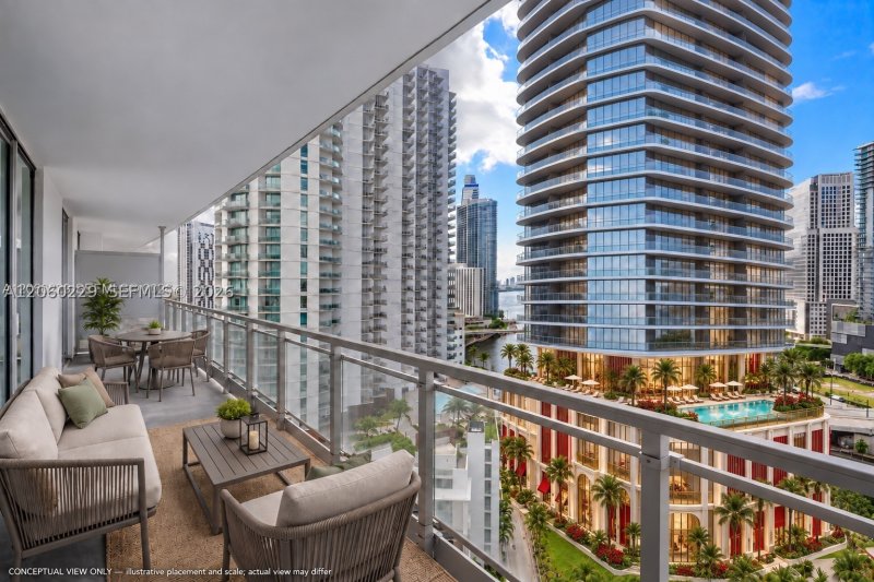 Condo for sale at The Ivy 2001