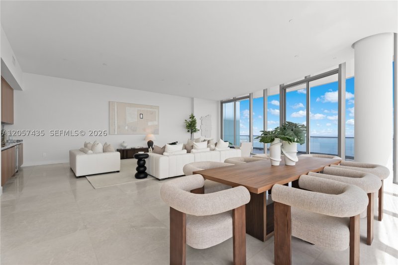 Comprar apartamento no Una Residences at Brickell PH4302