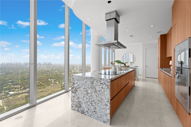 Comprar apartamento no Una Residences at Brickell PH4302