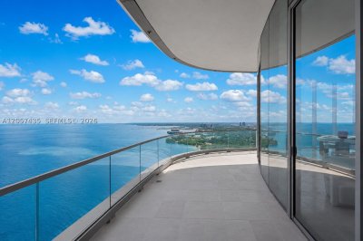 Comprar apartamento no Una Residences at Brickell PH4302