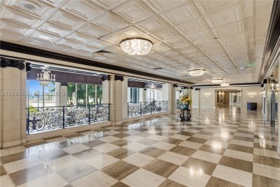 Comprar apartamento no Parker Plaza Estates 2223