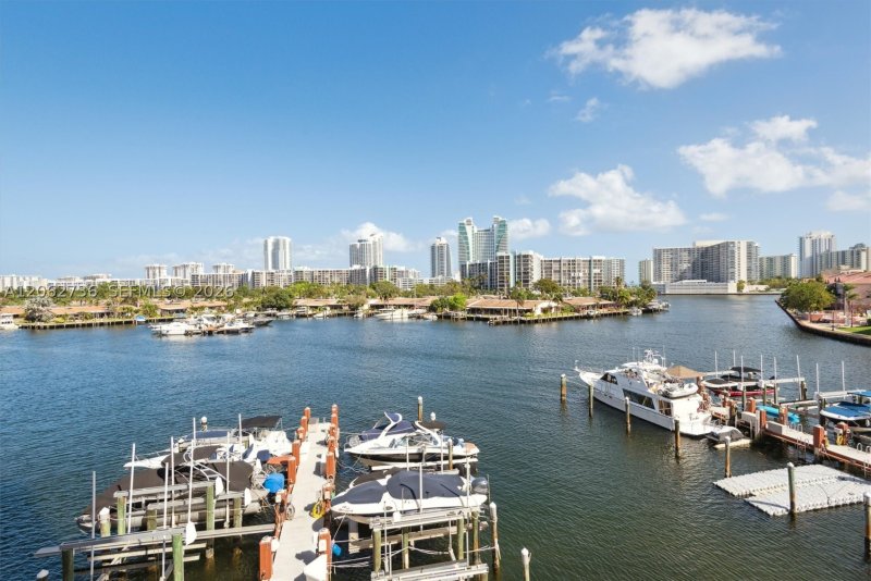 Apartment for rent at Anchor Bay Club 603