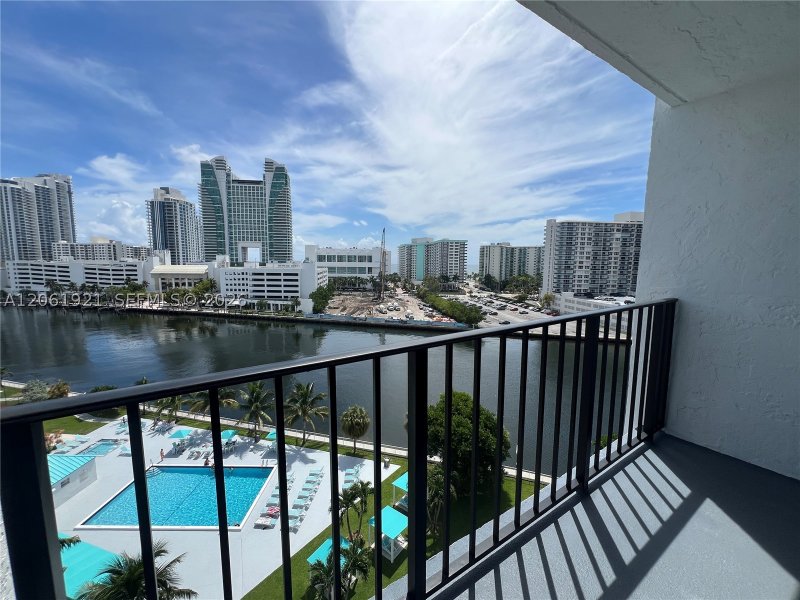 Apartment for rent at 200 Leslie 1017