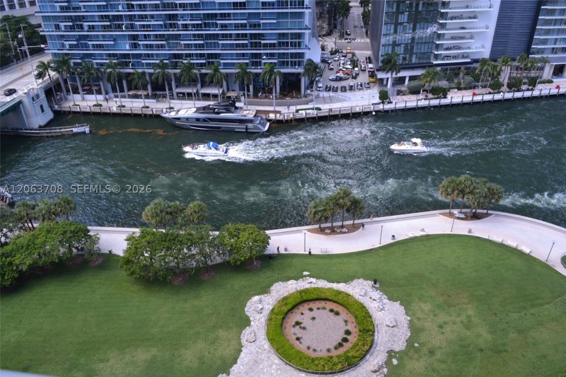 Condo for sale at Icon Brickell Tower I 1814