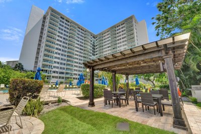 Comprar apartamento no Coral Ridge Towers 214