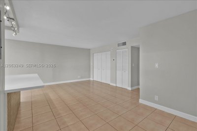 Comprar apartamento no Plaza of the Americas 705