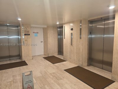 Comprar apartamento en Triton Towers 940
