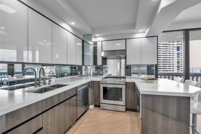 2000 Williams Island Apt #2006