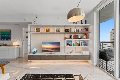 Comprar apartamento en One Miami East Tower 3421
