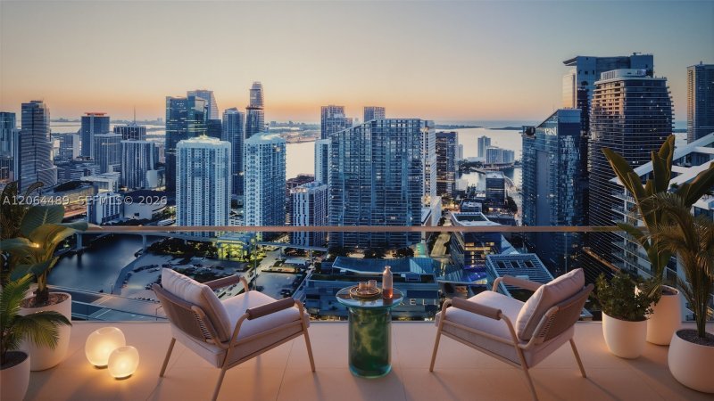 Comprar apartamento en The Standard Residences Brickell 1402