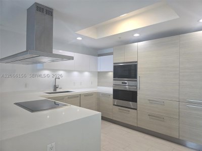 Comprar apartamento no Marina Palms Yacht Club 1004