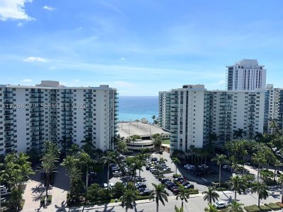 Comprar apartamento no Hallmark of Hollywood 1516