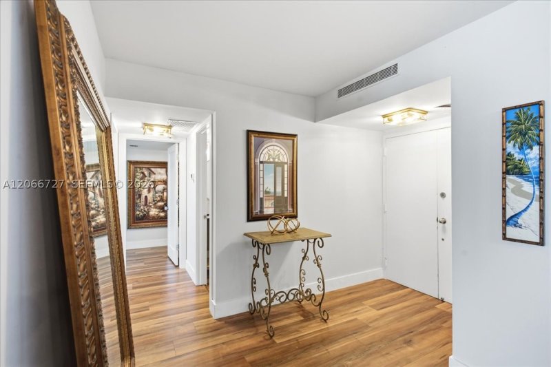 Condo for sale at Commodore Club South 1207